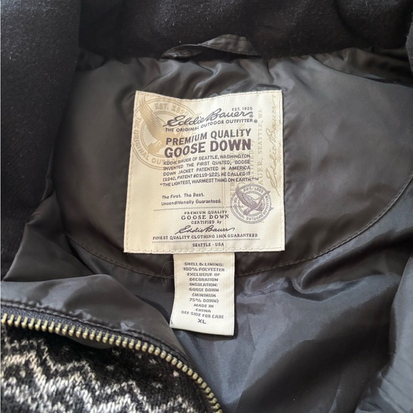 Eddie Bauer Black Quilted Puffer Vest - Picture 3 of 6